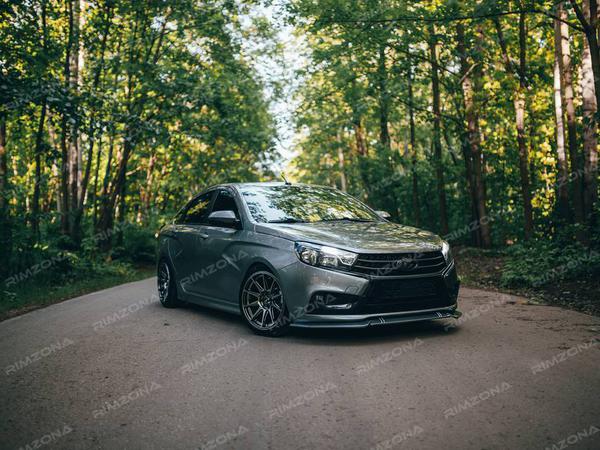 LADA Vesta на литых дисках XXR 527 R17 - Фото № 1