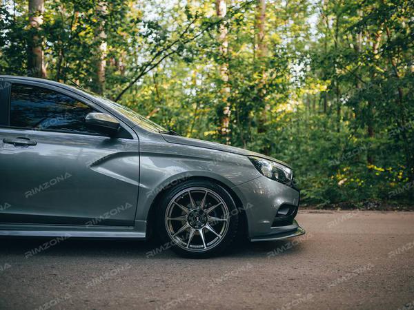 LADA Vesta на литых дисках XXR 527 R17 - Фото № 3