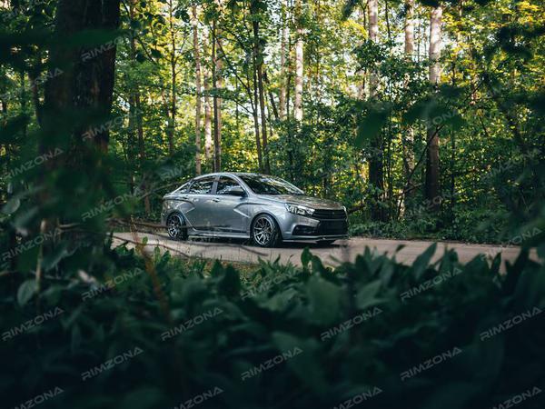 LADA Vesta на литых дисках XXR 527 R17 - Фото № 5