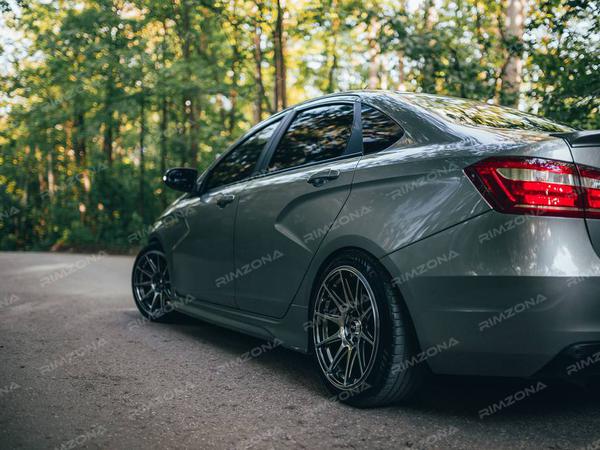 LADA Vesta на литых дисках XXR 527 R17 - Фото № 6