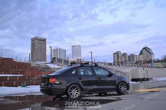 Volkswagen Polo на литых дисках XXR 527 R18 - Фото № 2