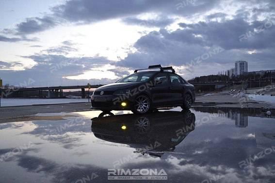 Volkswagen Polo на литых дисках XXR 527 R18 - Фото № 5