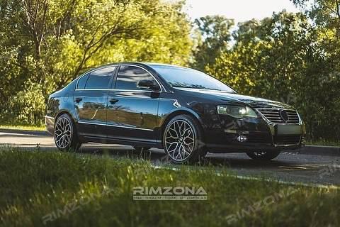 Volkswagen Passat b6 на литых дисках в стиле VOSSEN HF-2 R18 - Фото № 4