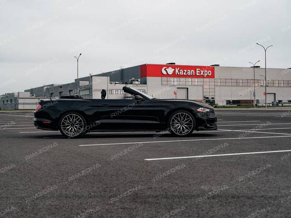 Ford Mustang на литых дисках Sakura Wheels YA9346 R20 - Фото № 5