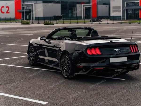 Ford Mustang на литых дисках Sakura Wheels YA9346 R20 - Фото № 6