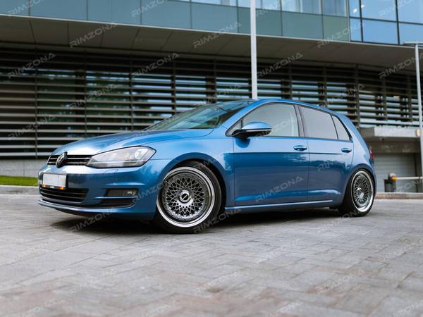 Volkswagen Golf 7 на литых дисках Rotiform R18 5x112 5x114.3 8.5j ET35 - Фото № 1