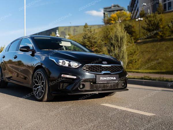 KIA cerato на литых дисках в стиле VOSSEN HF2 - Фото № 2