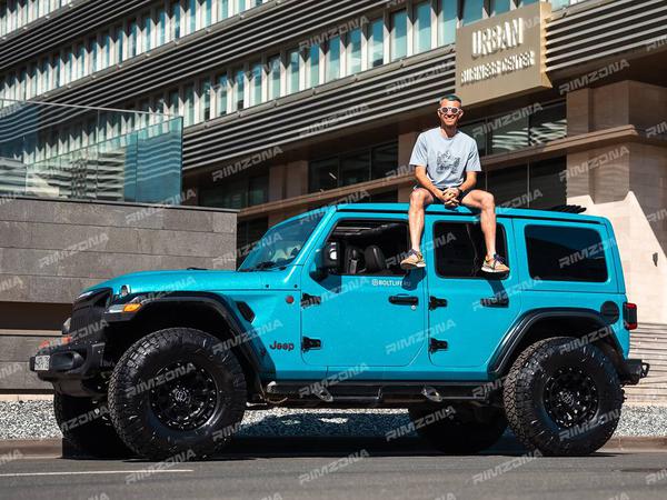 Jeep Wrangler на литых дисках в стиле Black Rhino R17 - Фото № 2