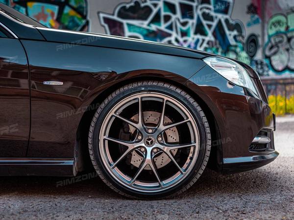 MERCEDES-BENZ E-CLASS НА ЛИТЫХ ДИСКАХ В СТИЛЕ BBS FI-R R19 - Фото № 4
