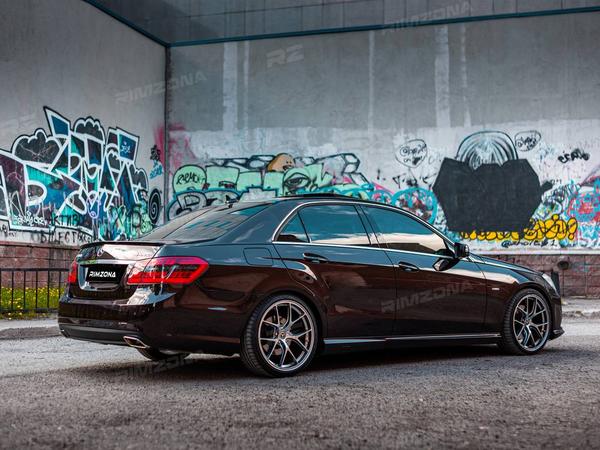 MERCEDES-BENZ E-CLASS НА ЛИТЫХ ДИСКАХ В СТИЛЕ BBS FI-R R19 - Фото № 6