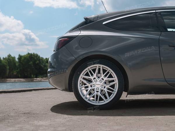 OPEL ASTRA J GTC НА ЛИТЫХ ДИСКАХ В СТИЛЕ VOSSEN HF-7 R19 - Фото № 6