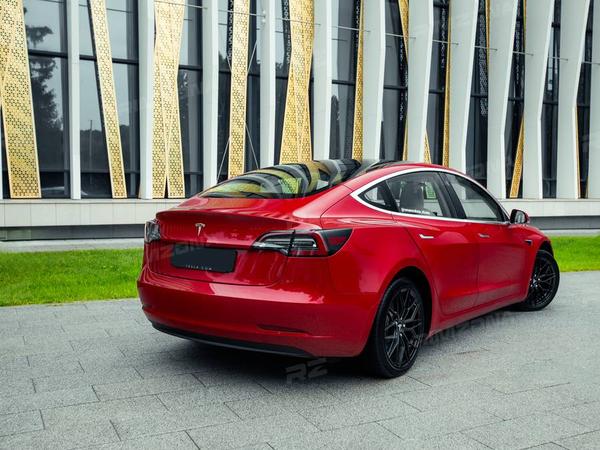 TESLA MODEL 3 НА ЛИТЫХ ДИСКАХ VORSTEINER VFF-107 R18 - Фото № 6