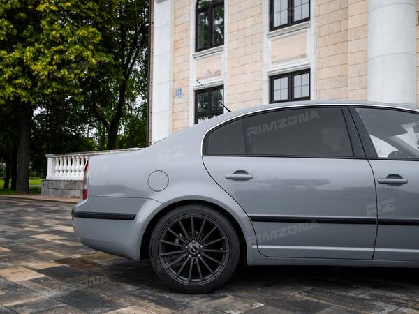 SKODA SUPERB НА ЛИТЫХ ДИСКАХ В СТИЛЕ VOSSEN VPS305 R18 - Фото № 5