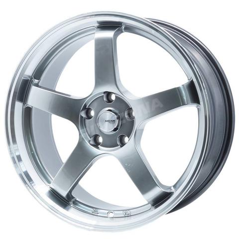 Литой диск ADVAN GT R18 8.5J 5x114.3 ET35 dia 73.1