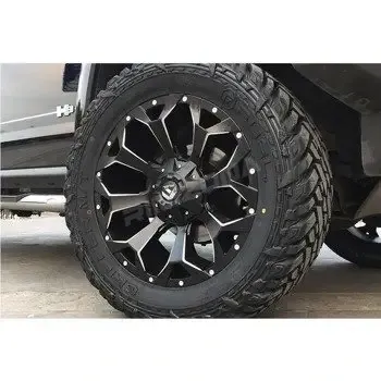 Литой диск FUEL Assault R17 8.5J 5x150 ET10 dia 110.1 - Фото вживую на авто №2