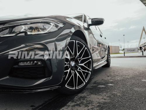 Литой диск В стиле BMW 818M Style R19 8.5J 5x112 ET26 dia 66.5 - Фото вживую на авто №2