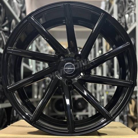 Литой диск В СТИЛЕ VOSSEN CVT R17 7.5J 5x114.3 ET38 dia 73.1