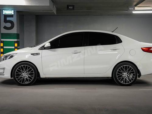 Литой диск HRE E235 R17 7.5J 5x114.3 ET40 dia 73.1 - Фото вживую на авто №3