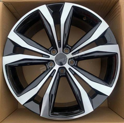 Литой диск В стиле Lexus BY-1437 R20 8J 5x114.3 ET30 dia 60.1