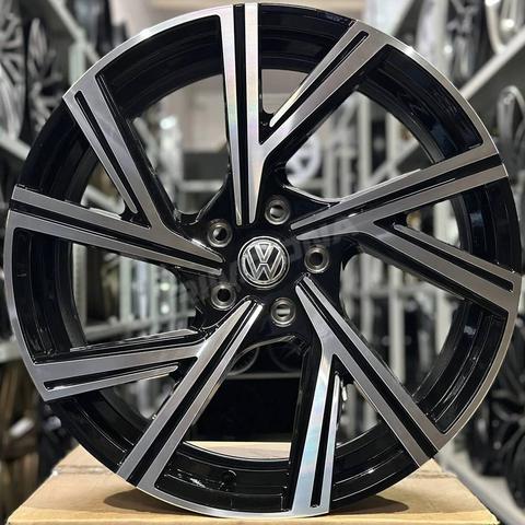 Литой диск В стиле Volkswagen Teramont R19 8J 5x112 ET45 dia 57.1