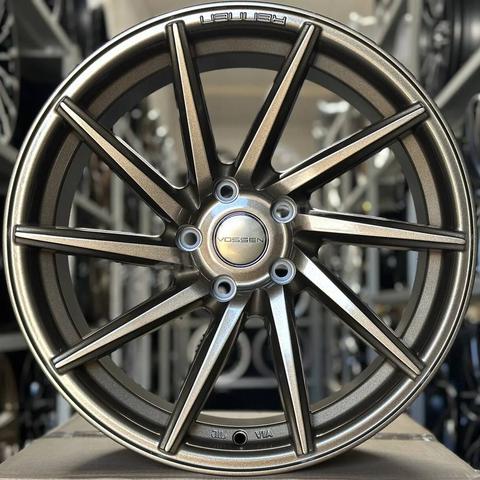 Литой диск В СТИЛЕ VOSSEN CVT R18 8J 5x114.3 ET35 dia 73.1