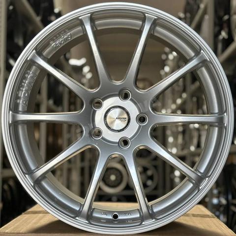 Литой диск ADVAN Racing RS R18 8/9J 5x114.3 ET30/25 dia 73.1