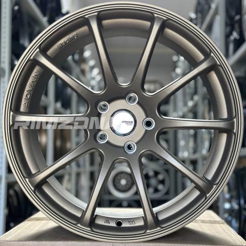 Литой диск ADVAN Racing RS R17 8J 5x114.3 ET35 dia 73.1