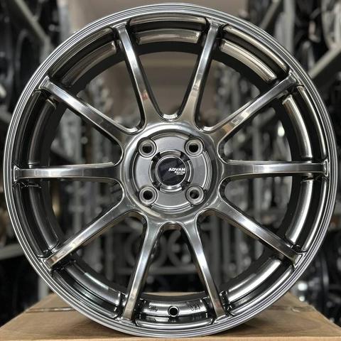 Литой диск ADVAN Racing RS R17 8J 4x100 ET35 dia 73.1