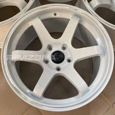 Литой диск RAYS Volk Racing TE37 SAGA S-PLUS R17 9J 5x114.3 ET30 dia 73.1