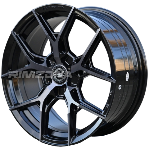 Литой диск В СТИЛЕ VOSSEN HF-5 R19 9.5J 5x114.3 ET38 dia 73.1